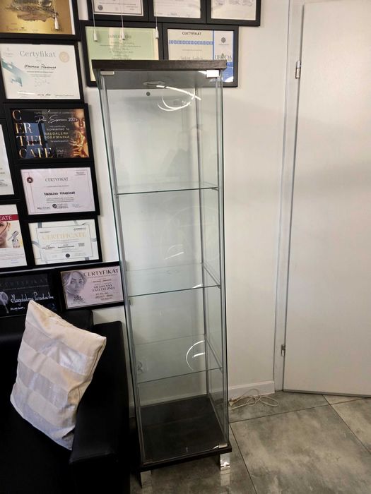 Witryna szklana 170cm .podswietlana
