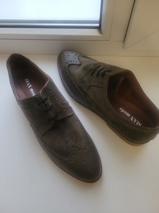 Нові, натуральні замшеві броги, туфлі з перфорацією, 40 розміру,