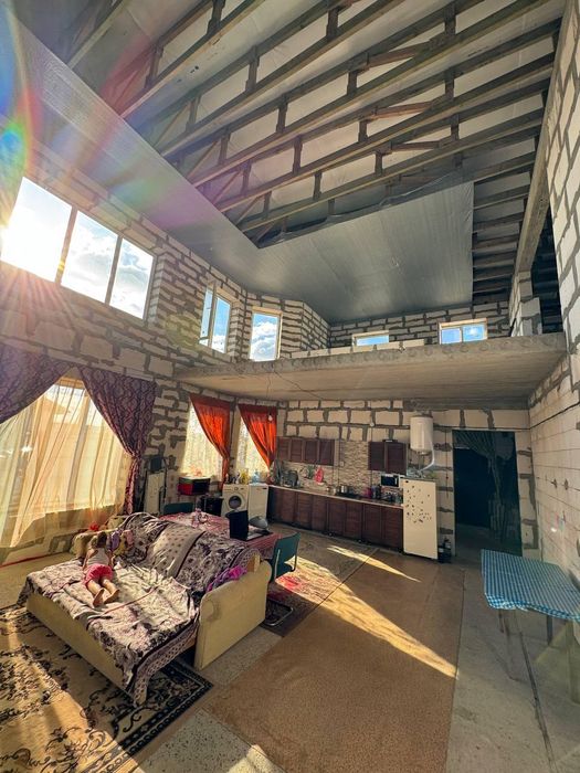 Продаю будинок біля ТРЦ Рівєра(210-023)