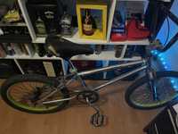 Vendo bmx cromada