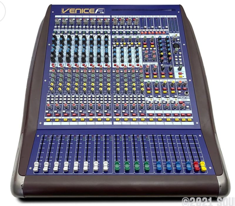 Продам пульт Midas venice f 16