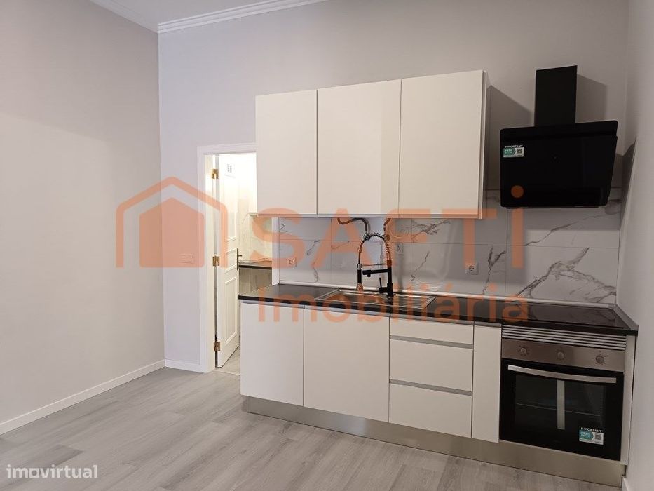 Arrendamento espaço comercial em Belas