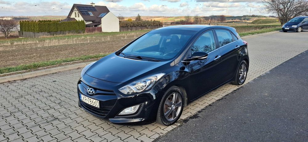 Hyundai I30 II 1.6 CRDI 128KM 5 Drzwi Keyless Navi Camera Szklany Dach