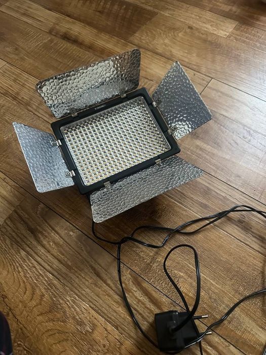 LED світло Yongnuo YN-300 III без тринога