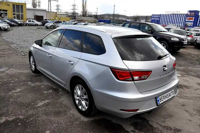 Авто під виплату SEAT Leon 2017 року