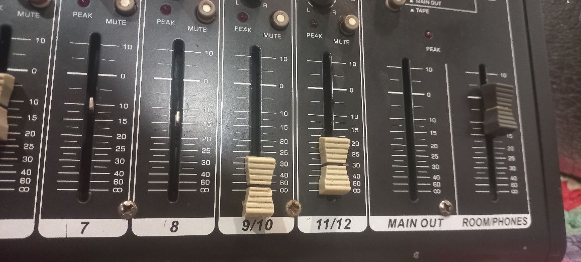 Мікшерний пульт SoundKing AS1602B