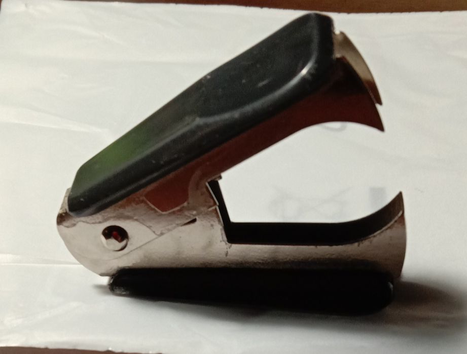 Степлер канцелярский «Skiper» черного цвета №10 и антистеплер