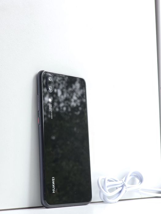Huawei p20 4/128 gb класний стан