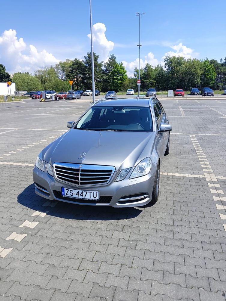 Mercedes-Benz E W212 Avantgarde E200 CGI • 2012 •  Bezwypadkowy