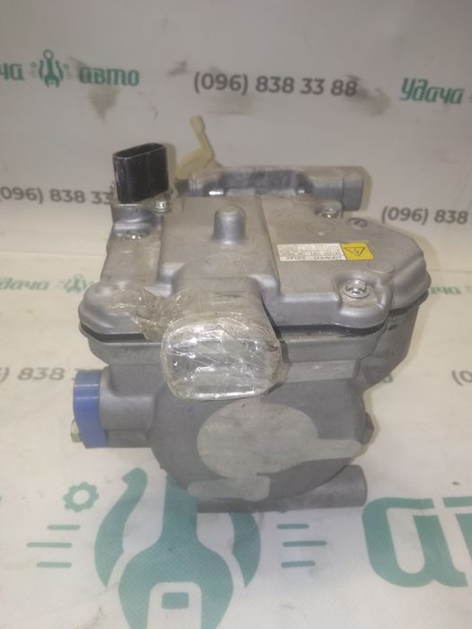 Компрессор кондиционера Toyota Prius C Yaris Hybrid 1.5 0422001041