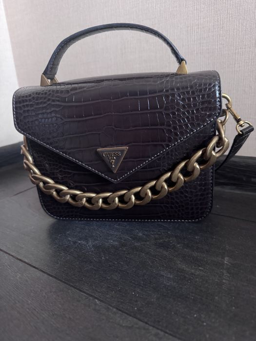 Нова сумка Guess