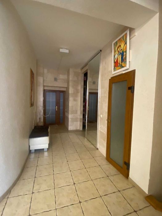Просторий будинок 434 м² з басейном в Аркадійський провулок