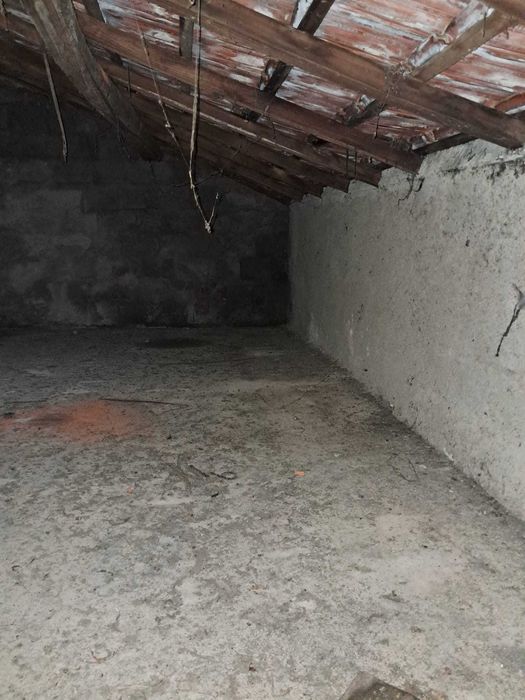 Moradia em s.mamede para recuperar com boas vistas lindíssimas