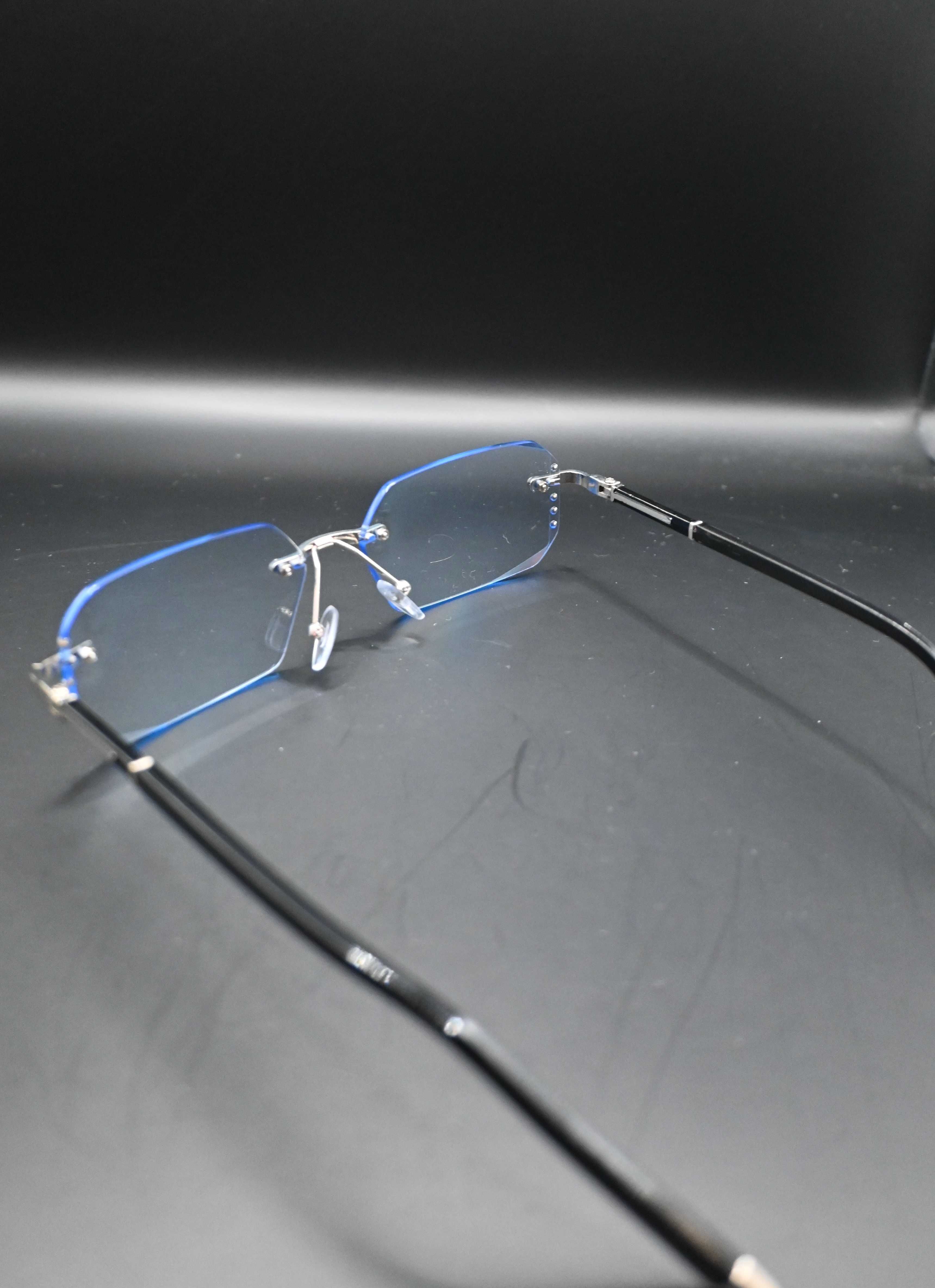 Eleganckie Srebrne Okulary Zerówki z Kwadratowymi Soczewkami