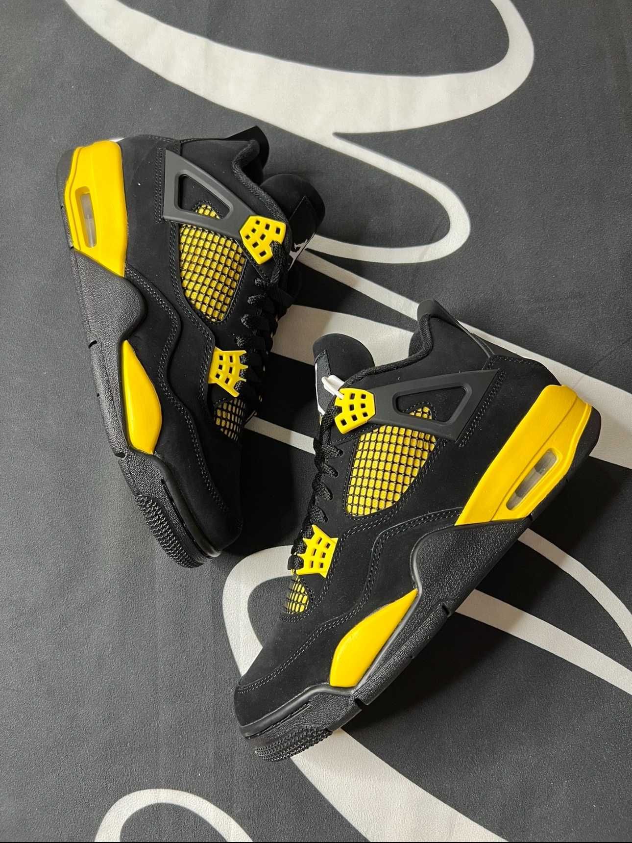 Nike Air Jordan 4 Yellow Thunder