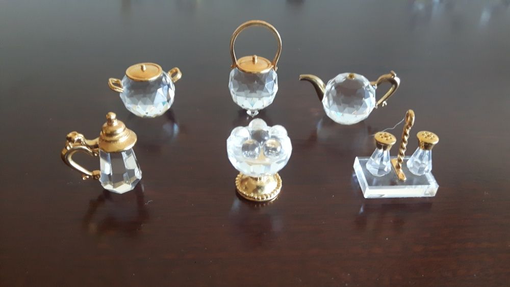 Miniaturas de Cristal e metal dourado