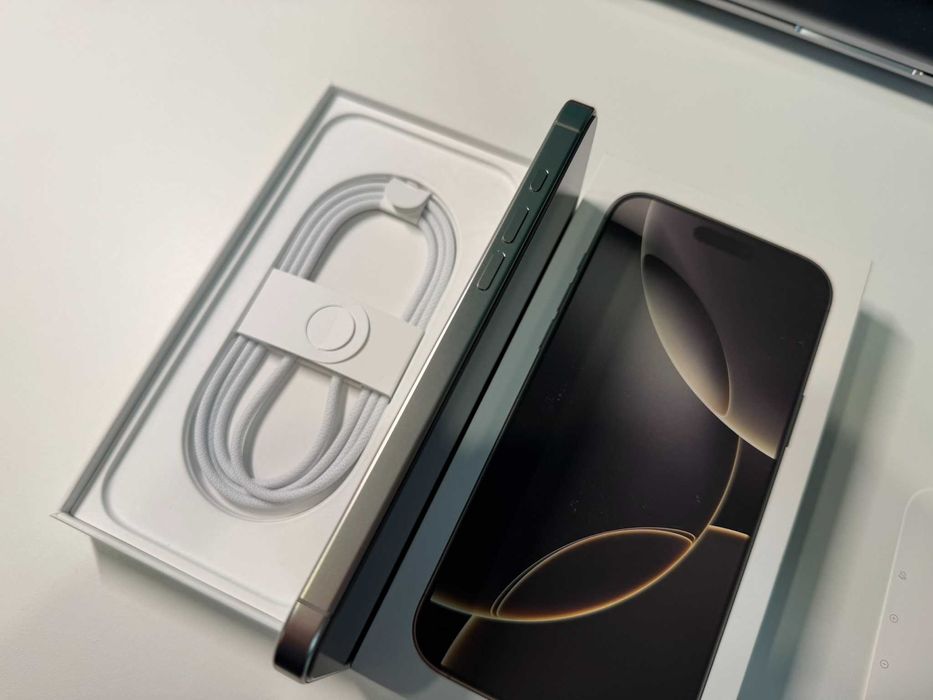 Apple iPhone 16 Pro Max 256GB Natural Titanium (eSIM) 100% стан нового