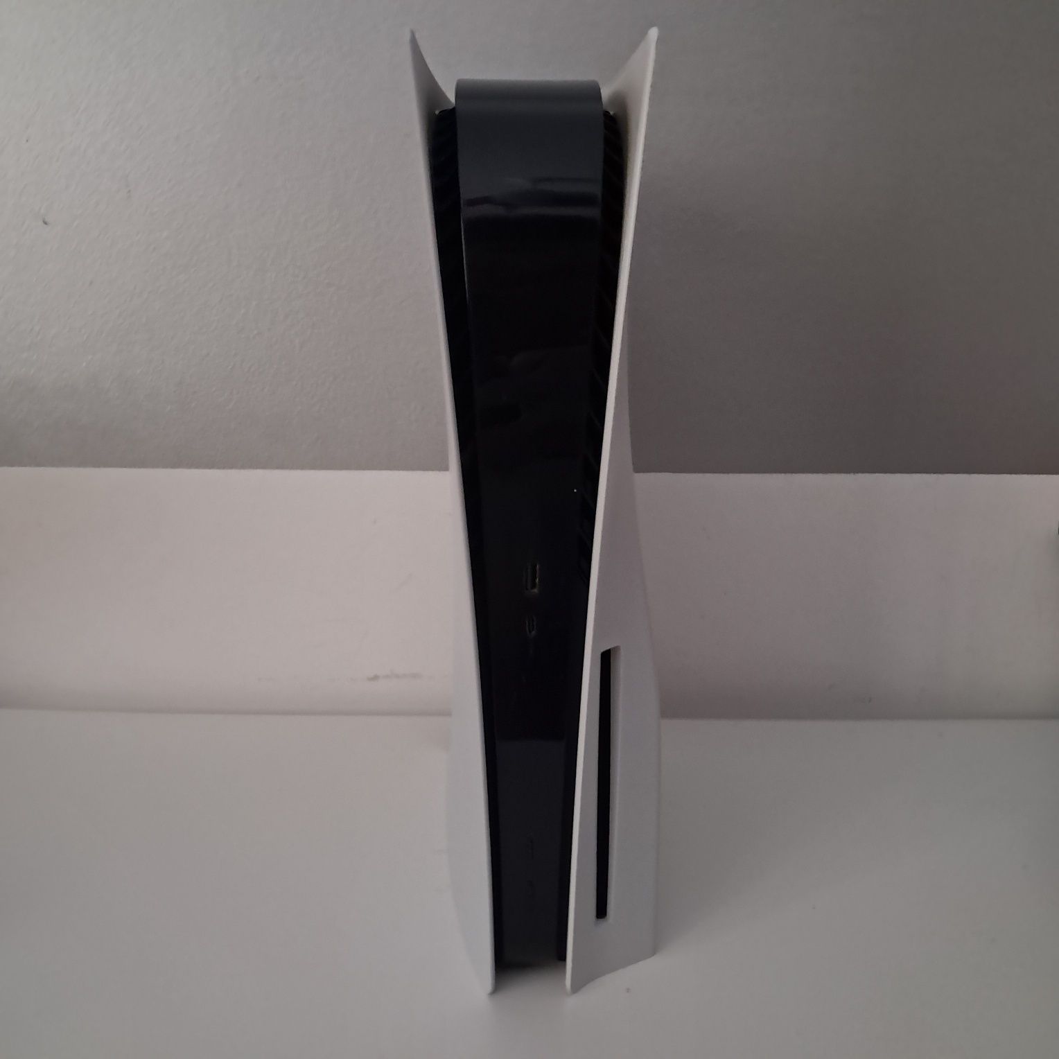 PlayStation 5 Standard Edition 825GB com Comando e Fones