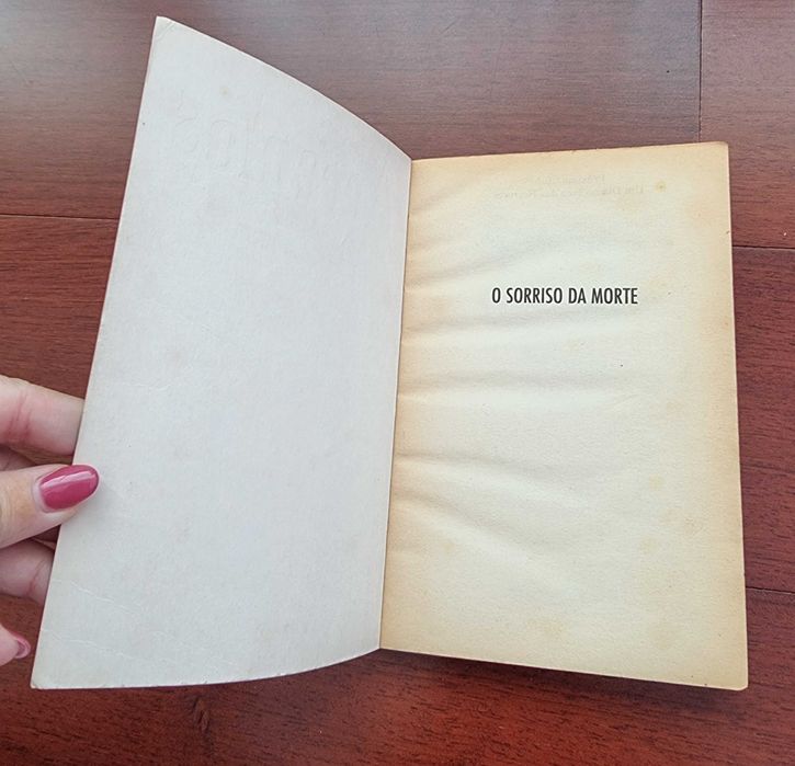 Livro "Arrepios - O Sorriso da Morte" Vol. 4 de R. L. Stine