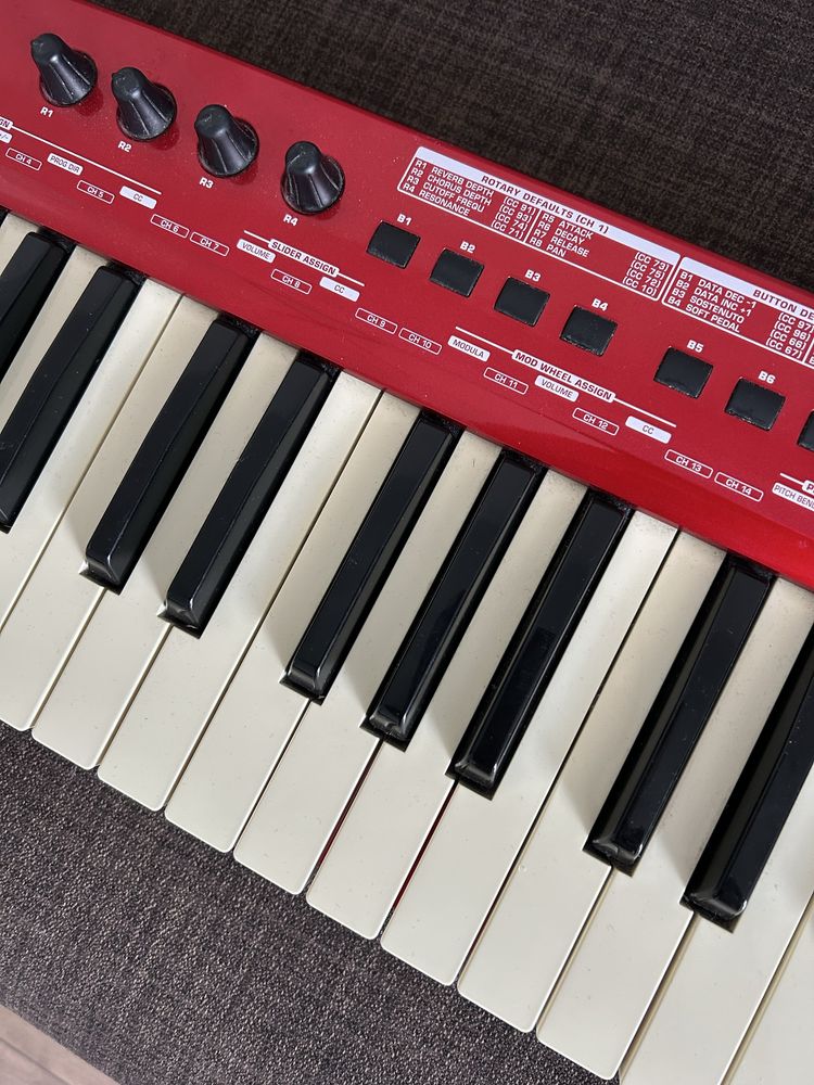 MIDI клавіатура Behringer UMX490 U-CONTROL