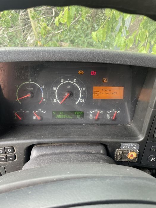 Scania z beczką asenizacyjną