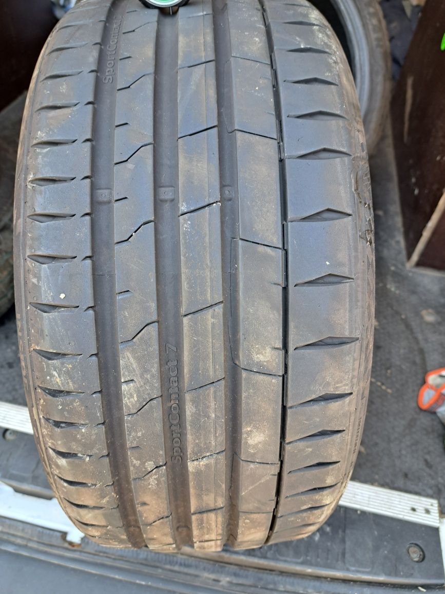 Opona pojedyncza 235/35R19 Continental SportContact 7