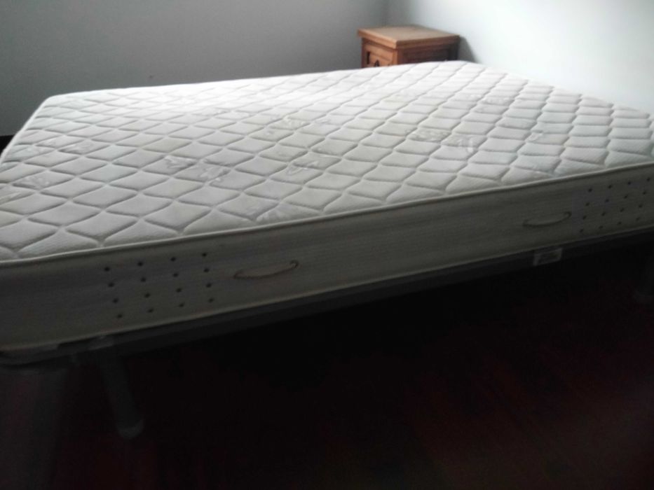Vendo quarto casal