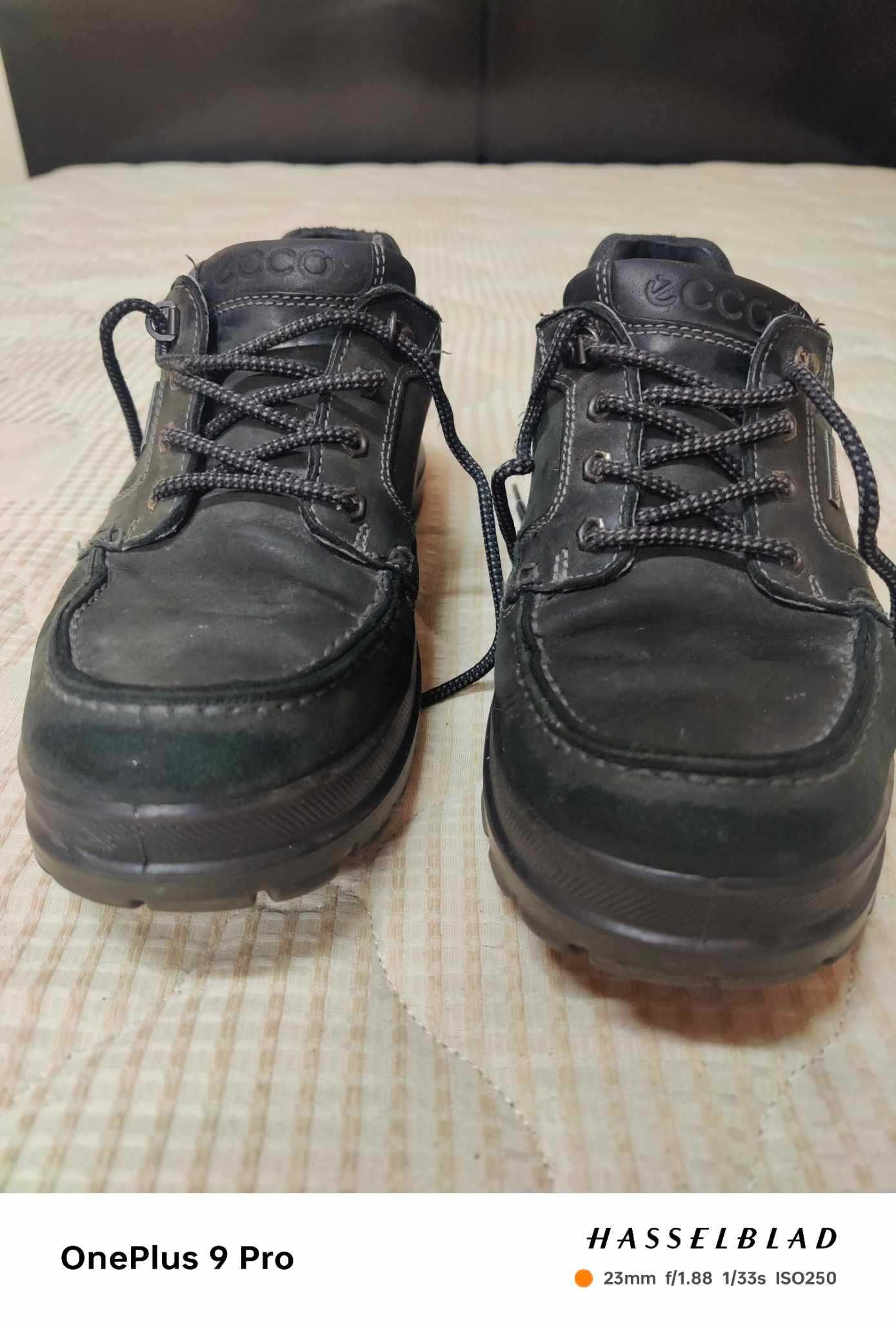 Sapatos ECCO Rugged Track tam. 42