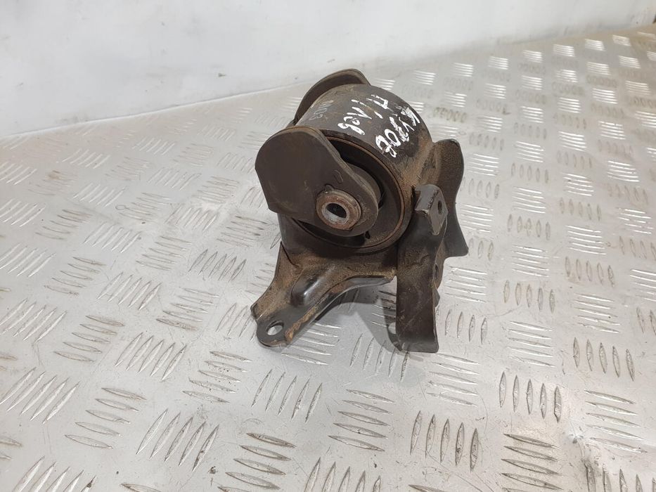 Подушка двигателя левая 218302E100 Hyundai TUCSON разборка