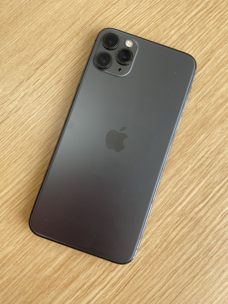 Iphone 11 pro max para peças com peças novas LER A DESCRIÇÃO