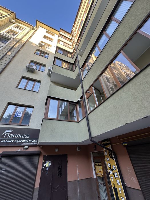 Продаж 3к квартири 109 м² під ремонт - Зданий будинку в центрі міста