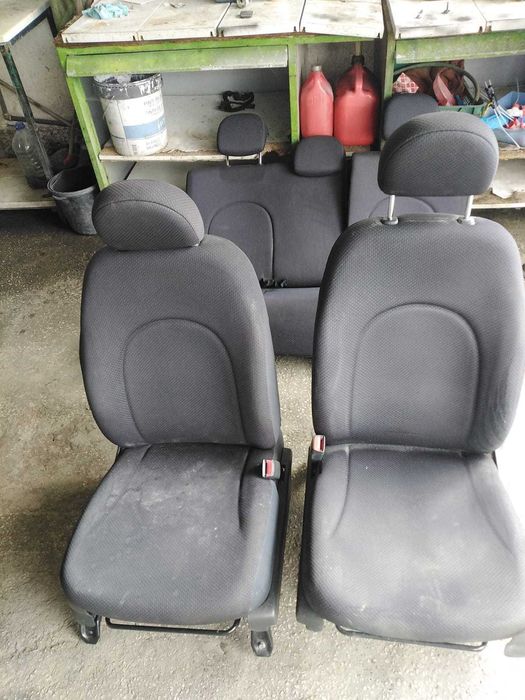 Bancos Daihatsu Sirion 2006