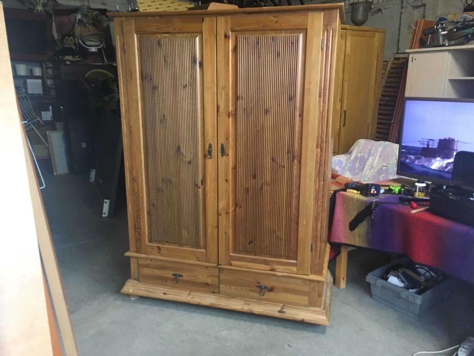 Szafa sosnowa stylizowana