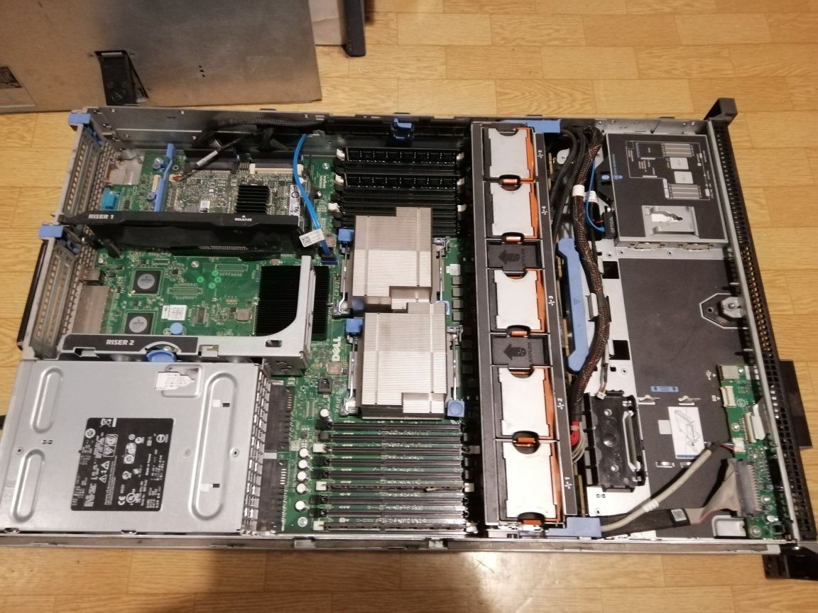 Сервер Dell R710 2xXeon SAS 6x399Gb 32Gb