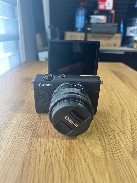 Canon m200 + 15-45mm IS STM Kit Black