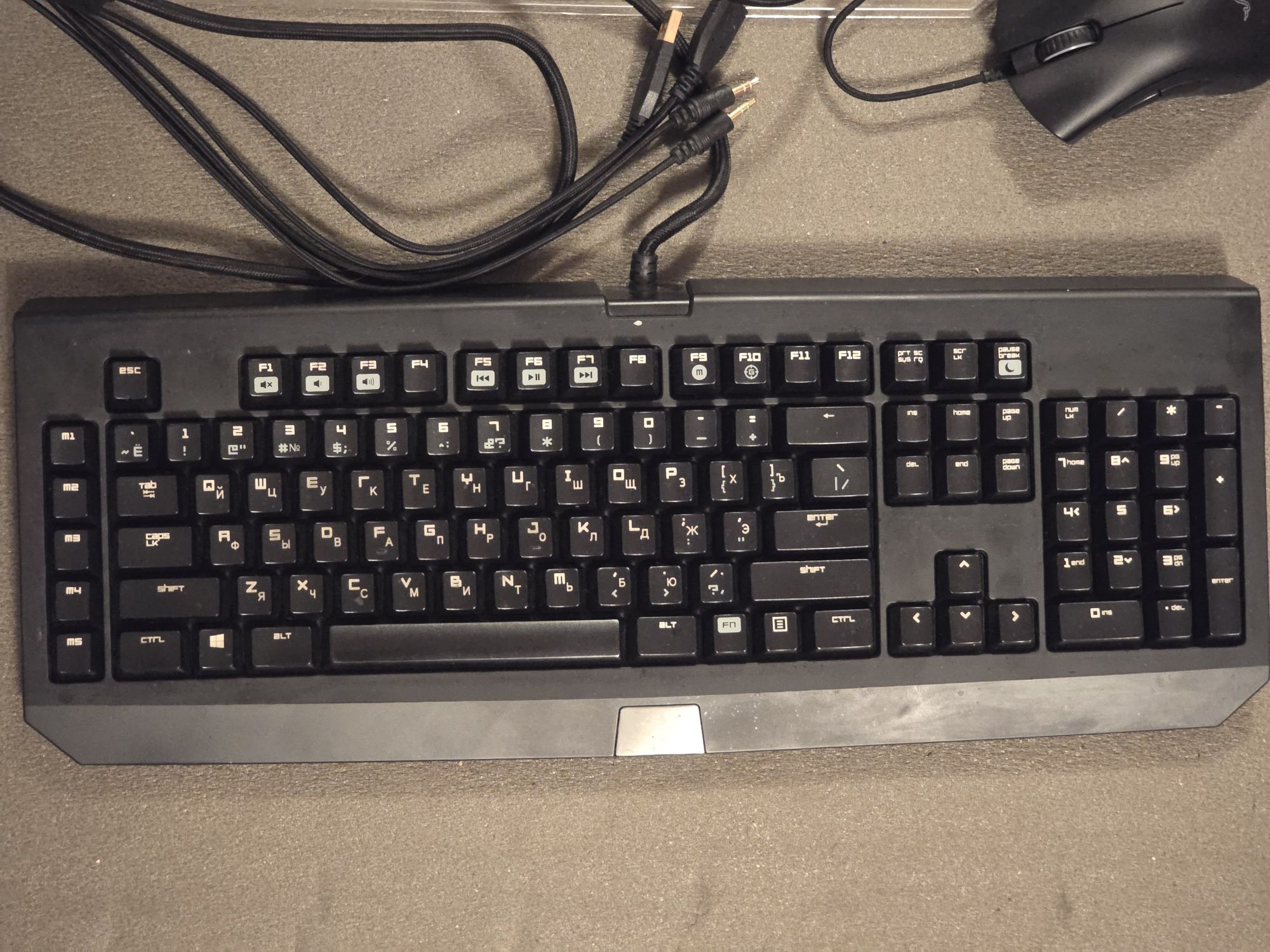 Оригінал клавіатура Razer Blackwidow дуже гарний стан