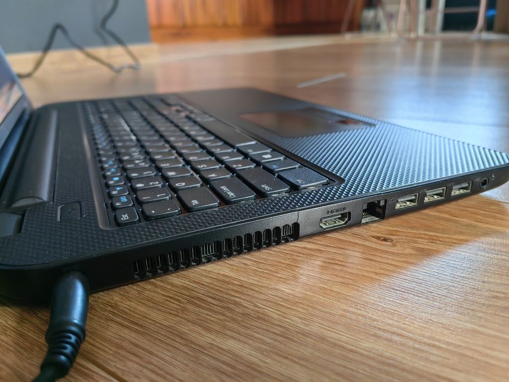 Dell Inspiron 3721, 17 cali, SSD, Windows 11, okazja