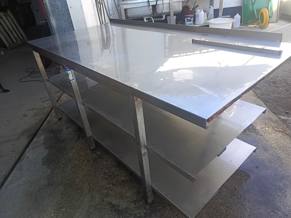 Bancada inox com prateleiras 
187 por 90 por 86