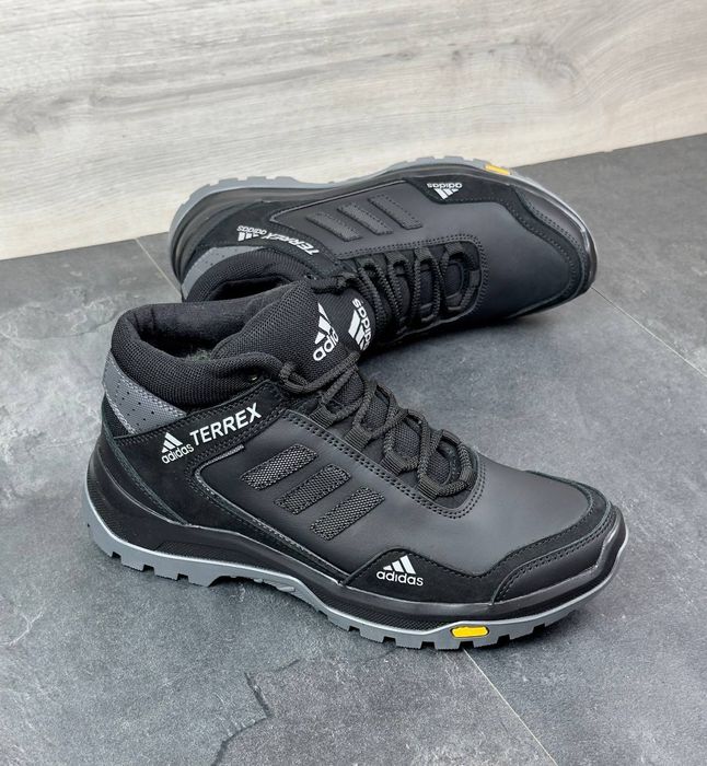 Чоловічі Зимові Шкіряні Кросівки Adidas Terrex з Хутром