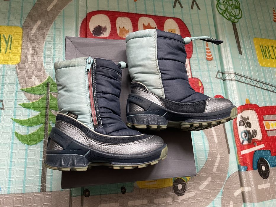 Продам зимние сапожки Ecco на мальчика