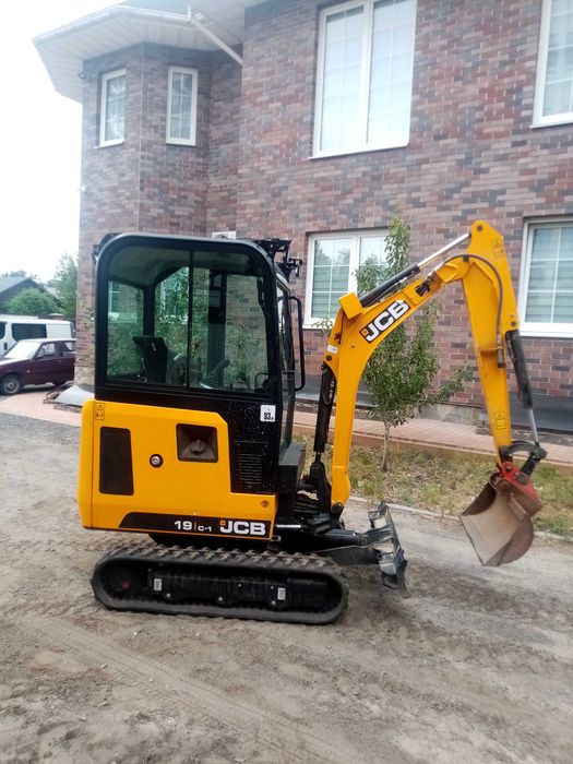 Оренда міні екскаватора