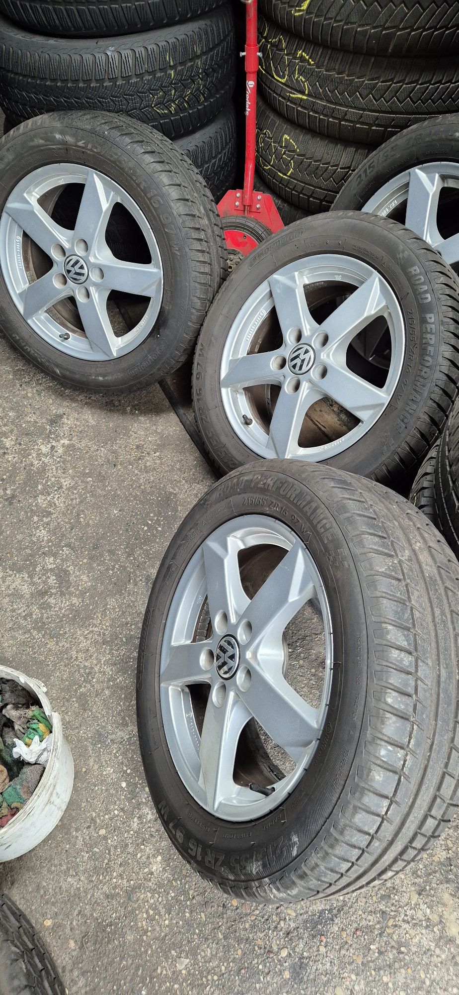 Kpl.alu felg do VW 16 z oponami 215 r55 16