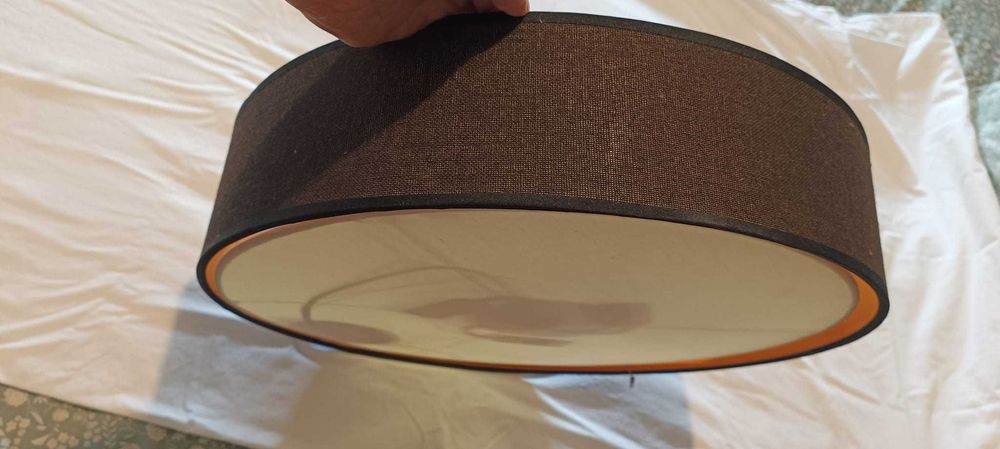 Candeeiro de teto, Castanho