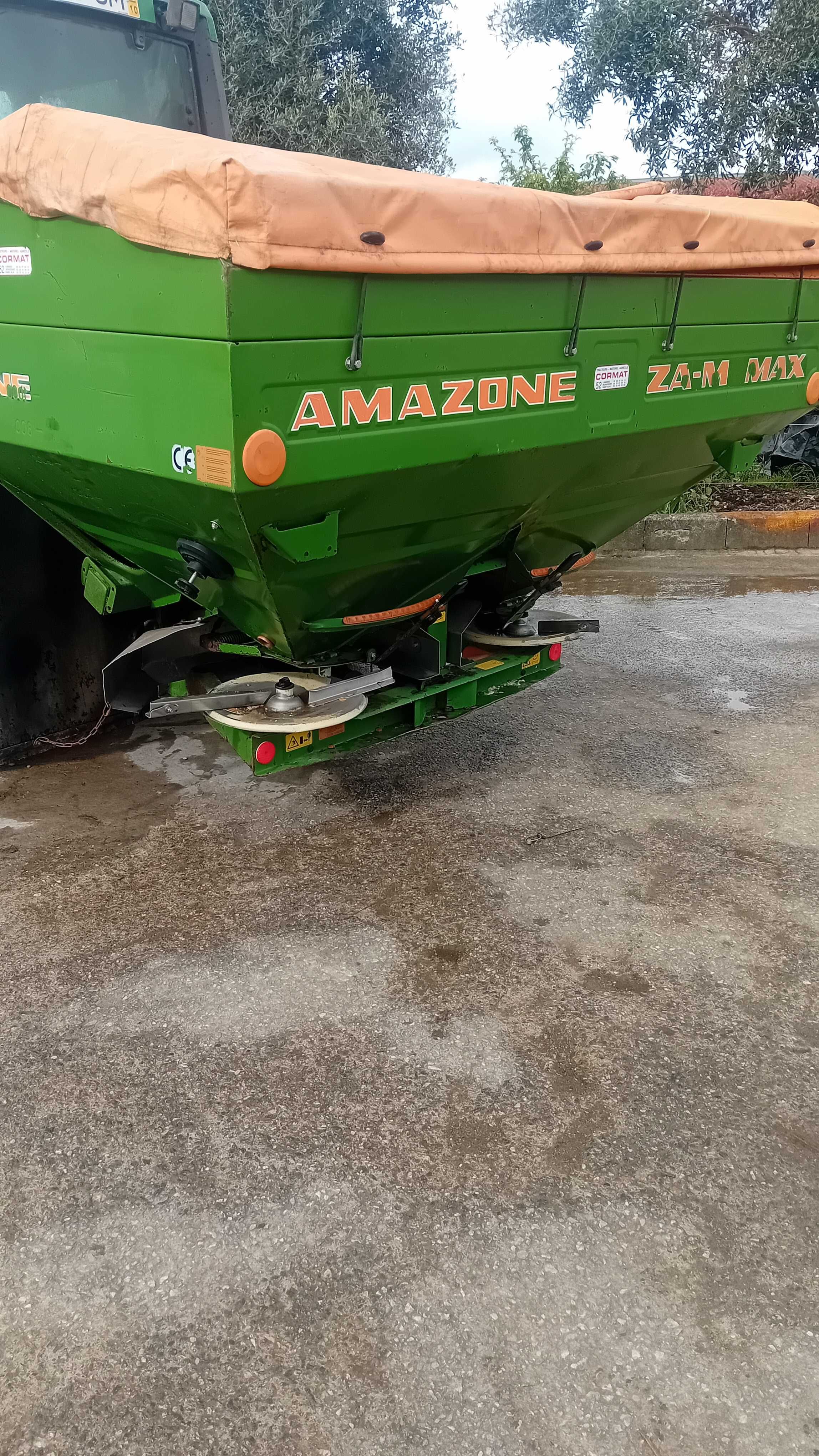 Distribuidor de adubo Amazone