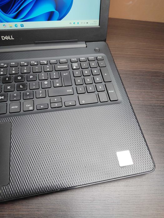 LAPTOP 15,6" FHD | DELL | i3-1005G1 | 16GB RAM | 256SSD 1TB HDD | W11