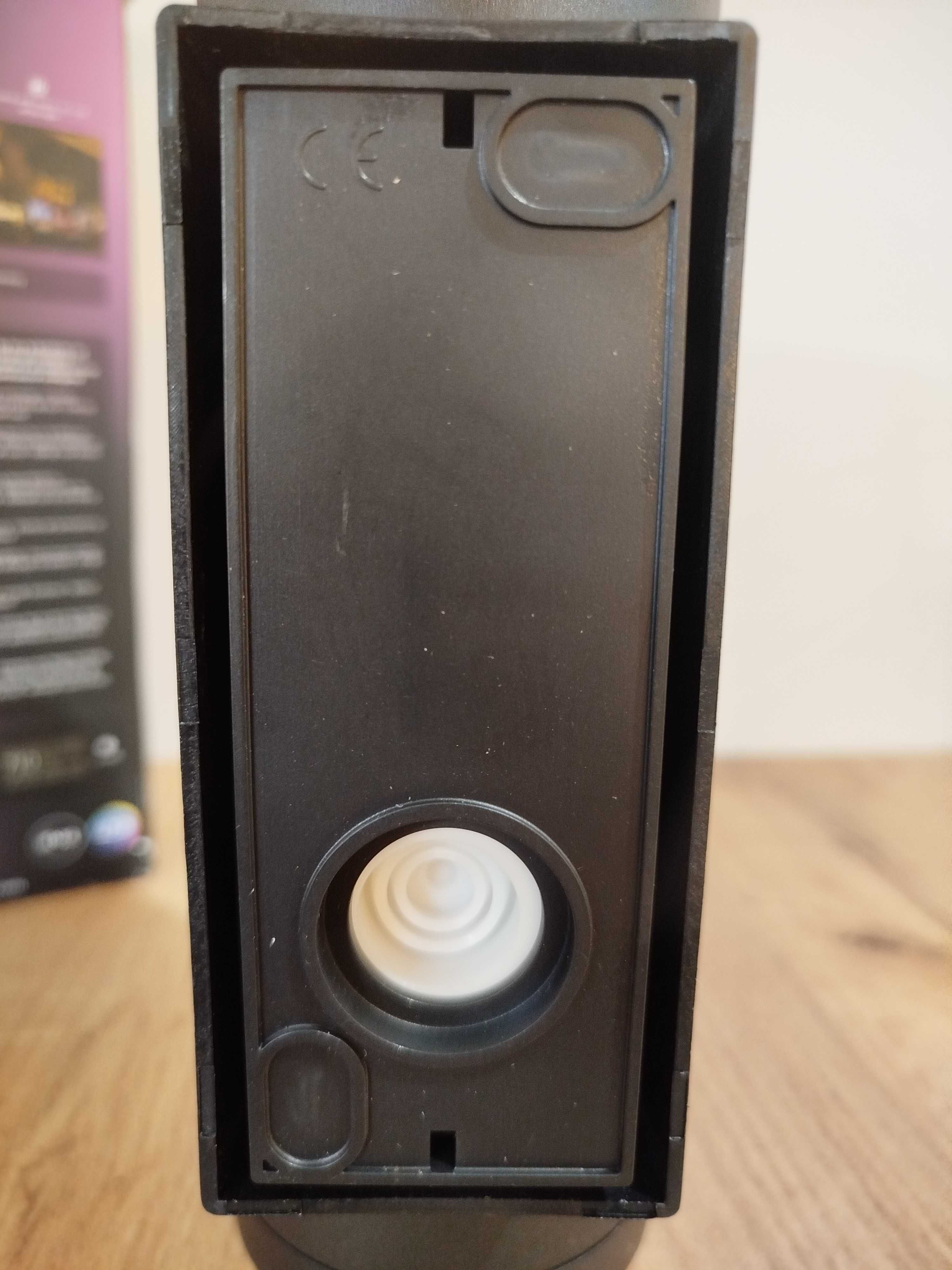 Kinkiet ogrodowy Philips Hue czarny zintegrowane źródło LED 8 W