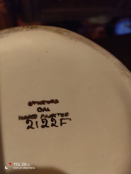 Jarra em louça pintada à mão