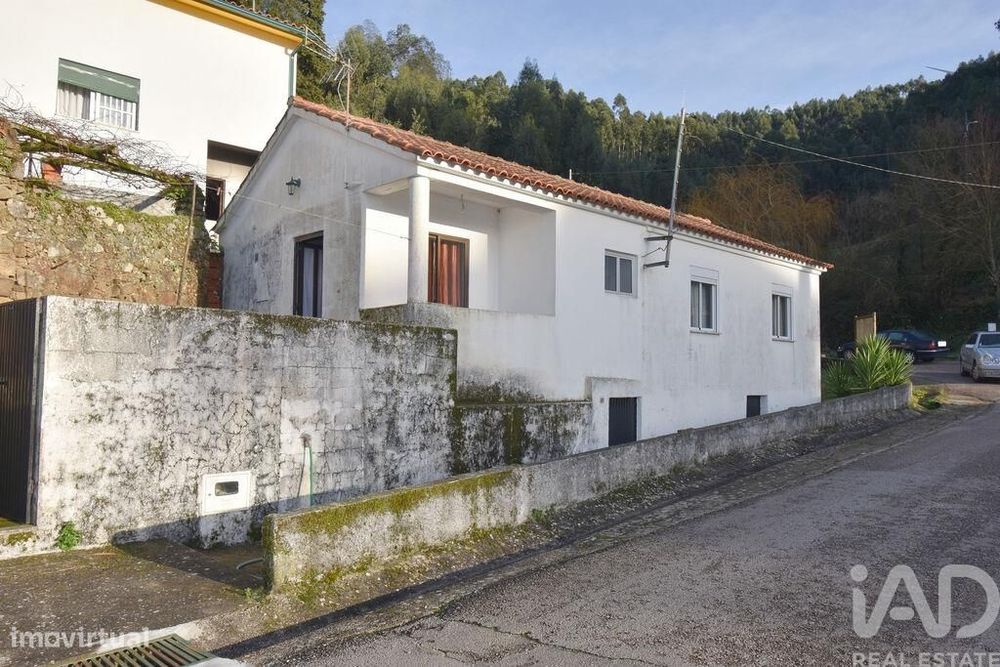Casa de aldeia T3 em Vila Nova de 70,00 m2