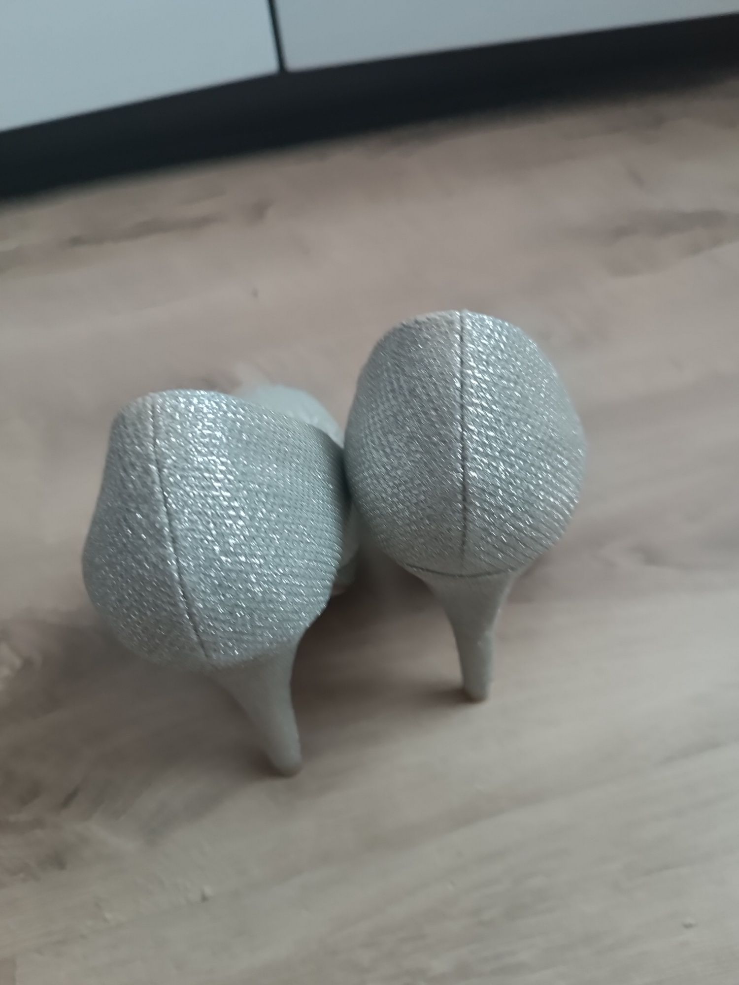 Srebrne buty róż. 38