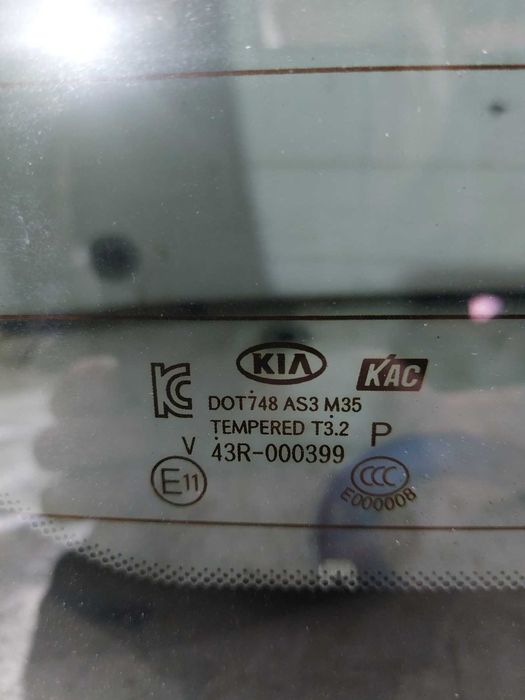 Kia Soul 2017 Стекло заднее / Киа Соул